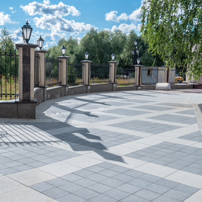 gotika_kvadrat_600_kvadrat_300